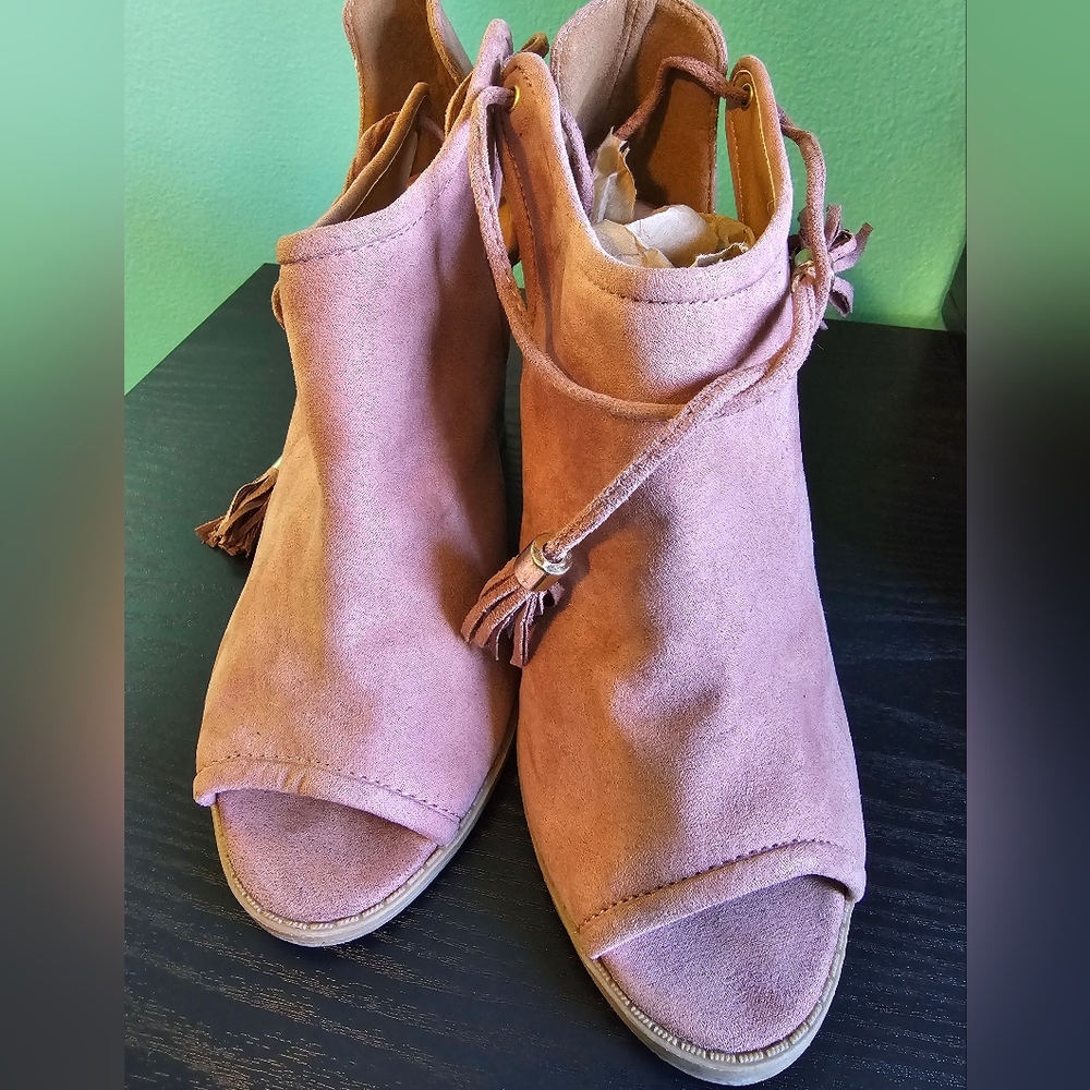 Qupid Pink Suede Peep Toe Ankle Boots w/ Tassel Ties Women's Size 6.5
